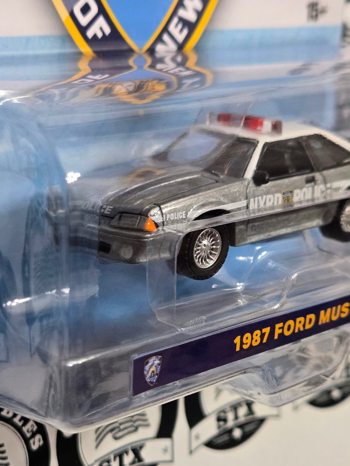 30527 - 1987 Ford Mustang (NYPD) RAW Chase